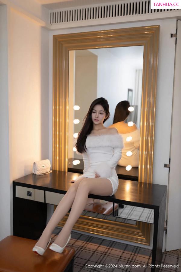   [XiuRen]高清写真图 2024.05.15 No.8546 谭小灵 丝袜美腿第3张图片